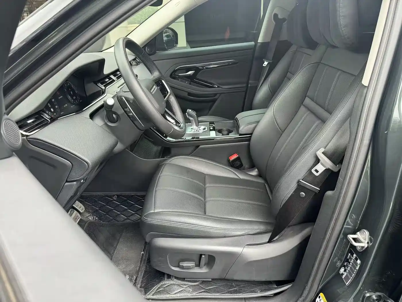 Land Rover Range Rover Evoque 2023 Range Rover Evoque L 200PS Elite Edition фото 10