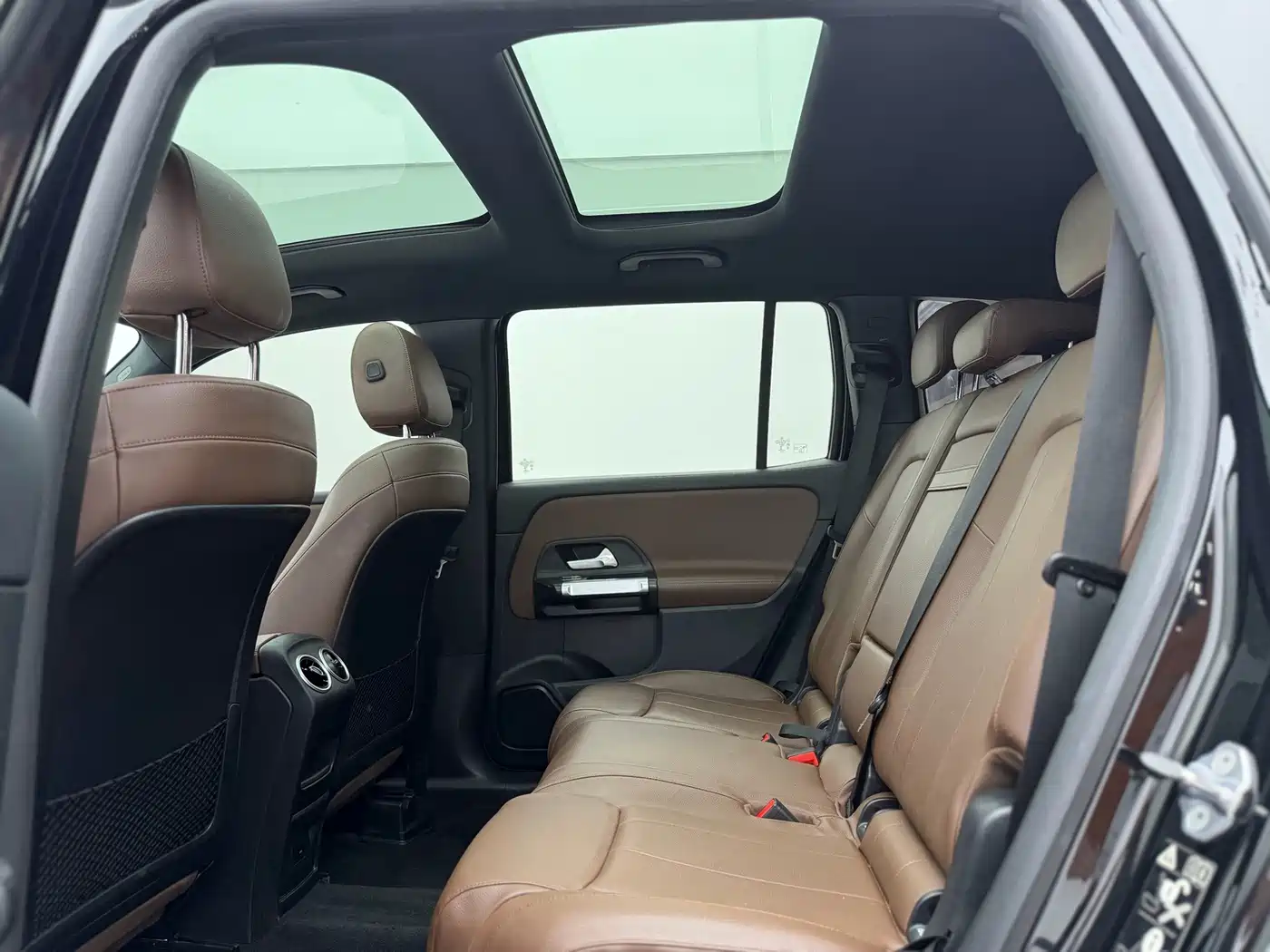 Photo 17 - Mercedes-Benz GLB