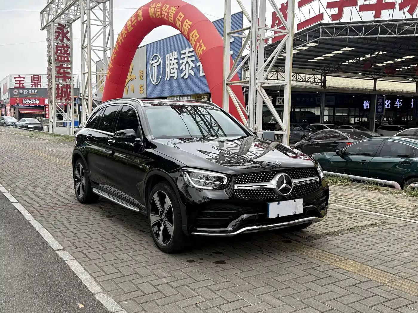 MERCEDES-BENZ GLC