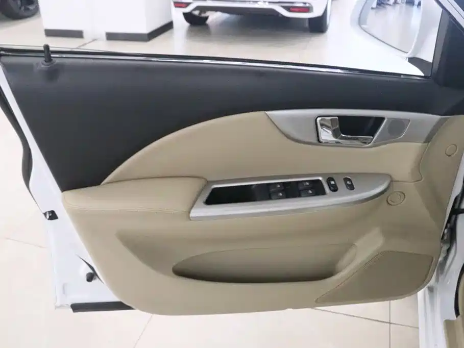 Фото 10 - Buick Excelle