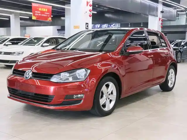 VOLKSWAGEN GOLF