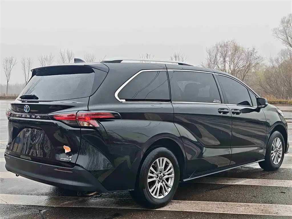 Toyota Sienna 2021 2.5L Hybrid Comfort Edition фото 20