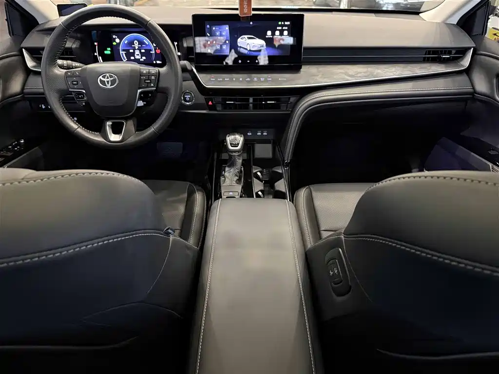 Toyota Camry 2024 Hybrid 2.0HGVP Luxury Edition фото 8