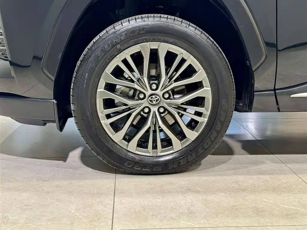Toyota Wildlander 2023 Hybrid 2.5L E-CVT AWD Premium Edition фото 10