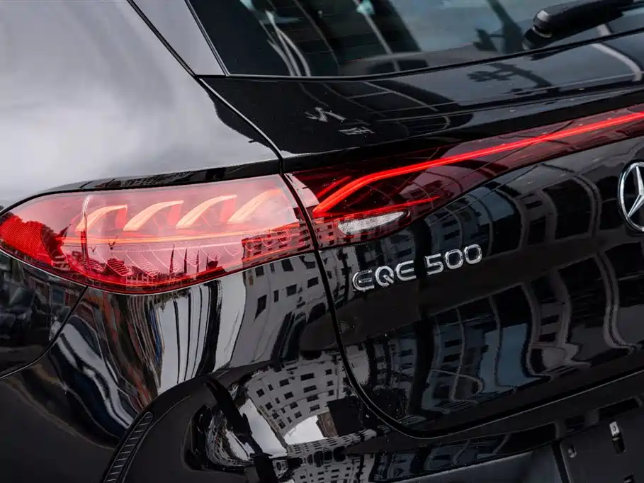 MERCEDES-BENZ EQE SUV