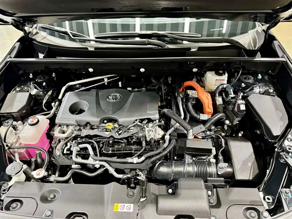 Toyota Wildlander 2023 Hybrid 2.5L E-CVT AWD Premium Edition фото 11