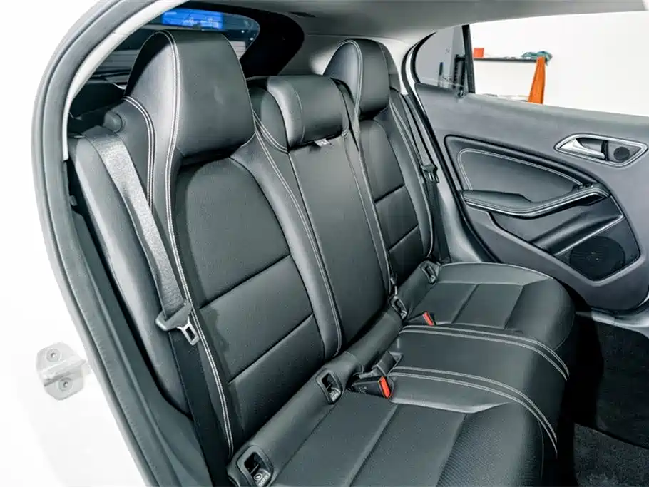 Mercedes-Benz GLA 2017 GLA 200 Dynamic фото 22