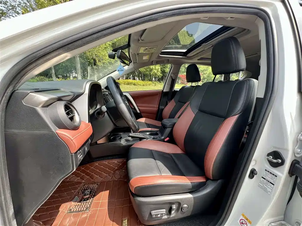 Toyota RAV4 Rongfang 2015 2.5L Automatic 4WD Elite Edition фото 9