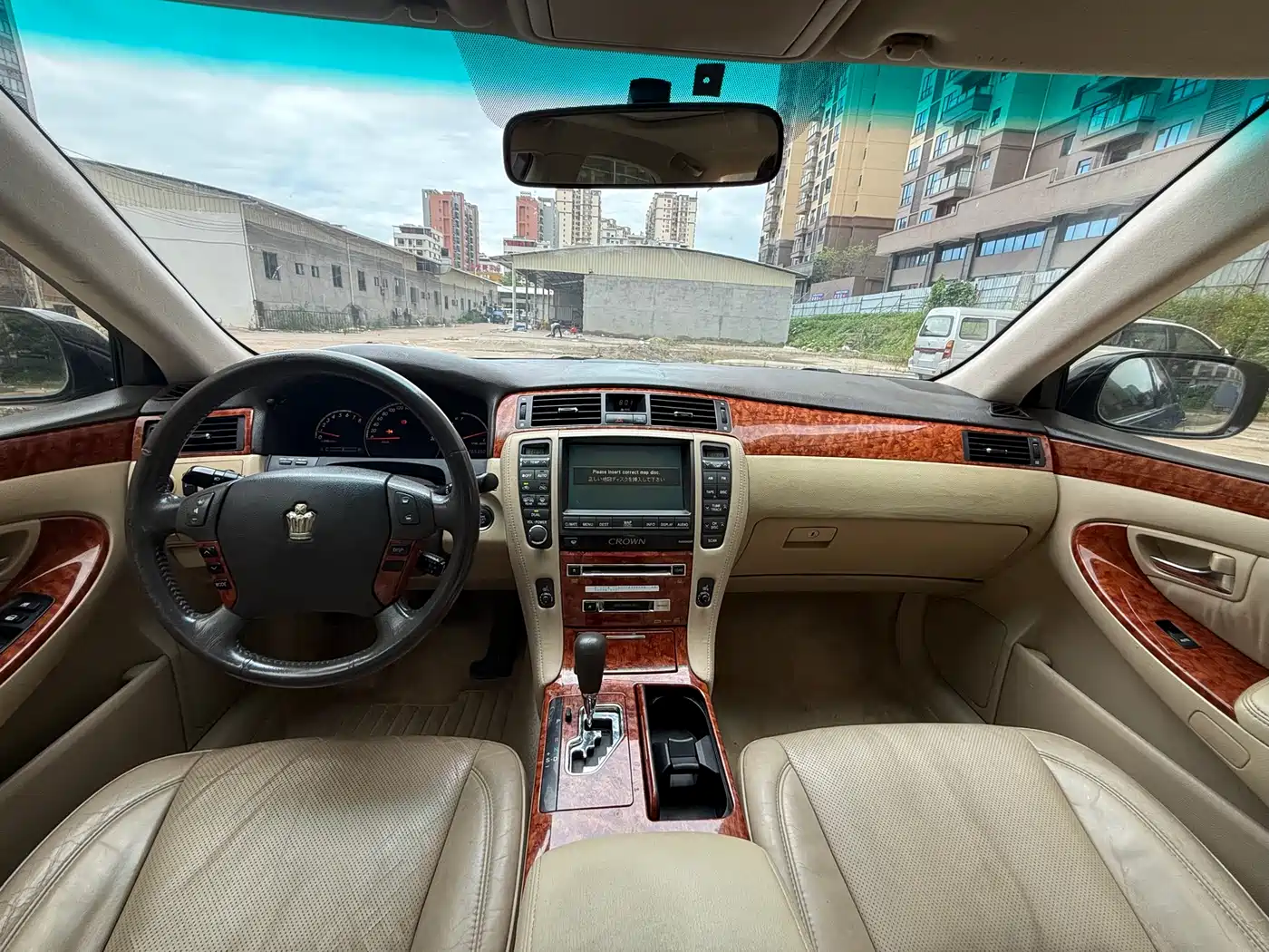 Photo 6 - Toyota Crown