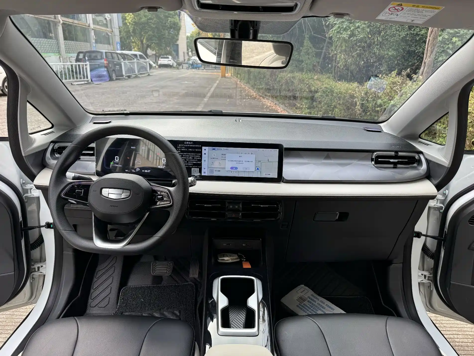Фото 8 - Geely Geometry E Firefly