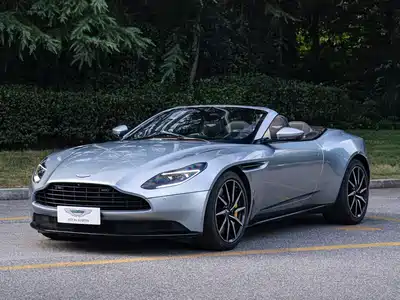 Aston Martin DB11