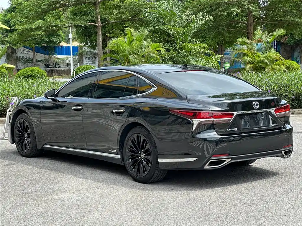 Lexus LS 2018 500h Executive Edition China V фото 6