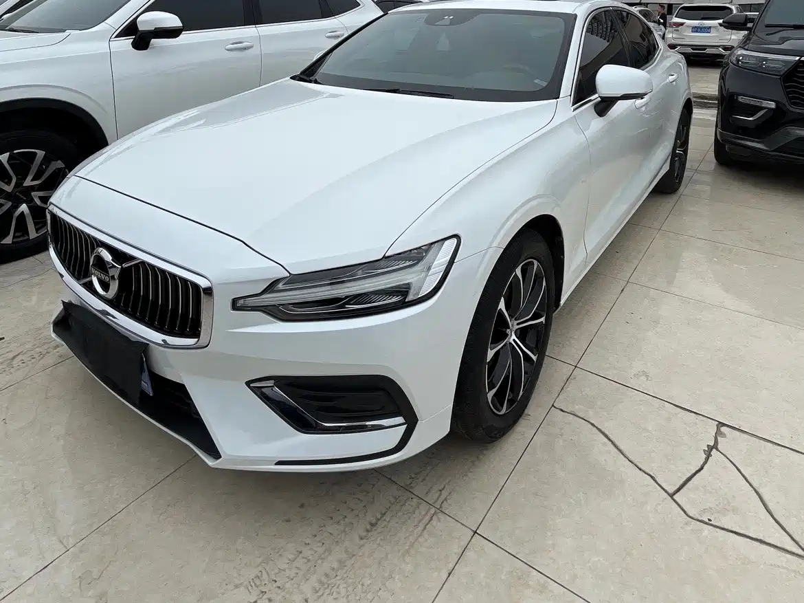 Volvo S60 2022 — пригон из Китая