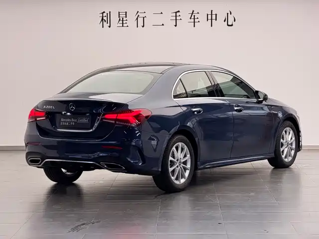Mercedes-Benz A-Class 2019 Facelift A 200 L Sports Sedan — фото 2