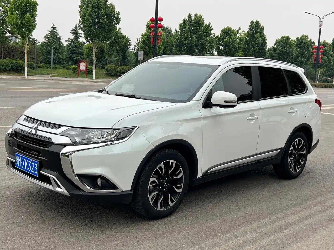 Mitsubishi Outlander 2019 2.0L 2WD Enjoy 7-Seater China VI
