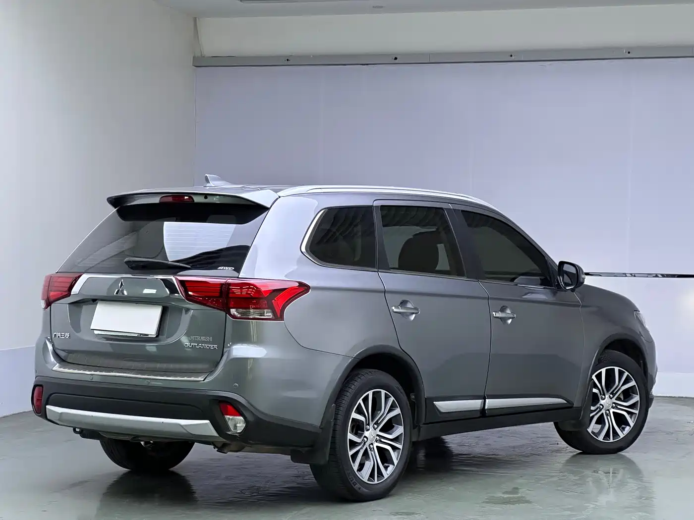 Mitsubishi Outlander 2018 2.4L 4WD Elite Edition 5-seater фото 6