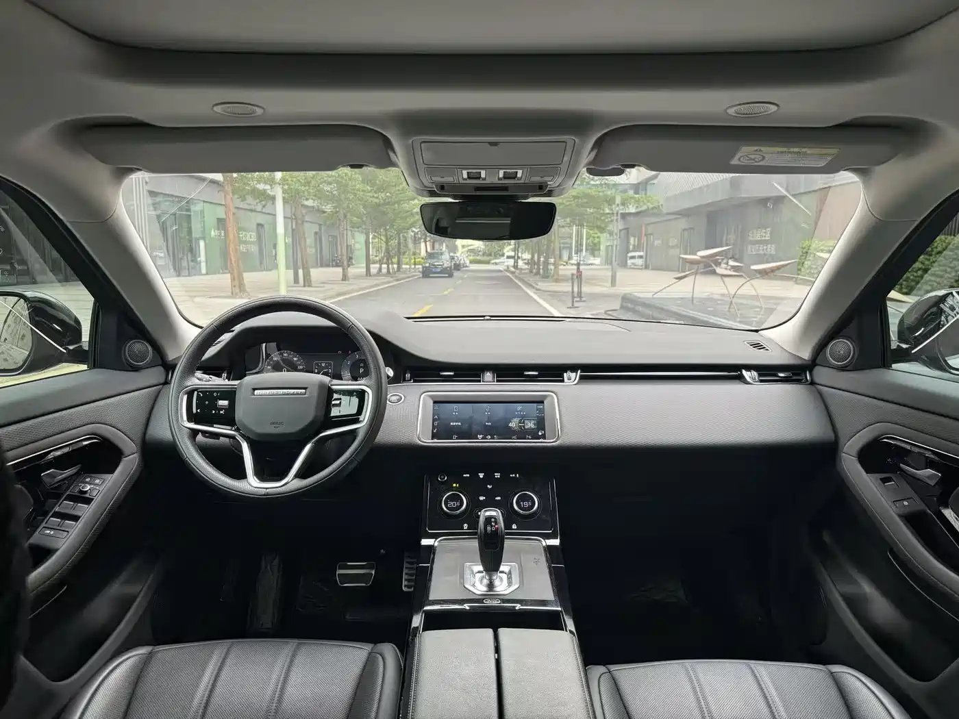 Land Rover Range Rover Evoque 2023 Range Rover Evoque L 200PS Elite Edition фото 12