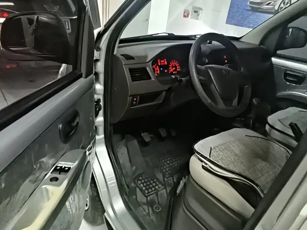 Wuling Motors Wuling Rongguang S 2024 2023 1.5L Base 5/7 Seater