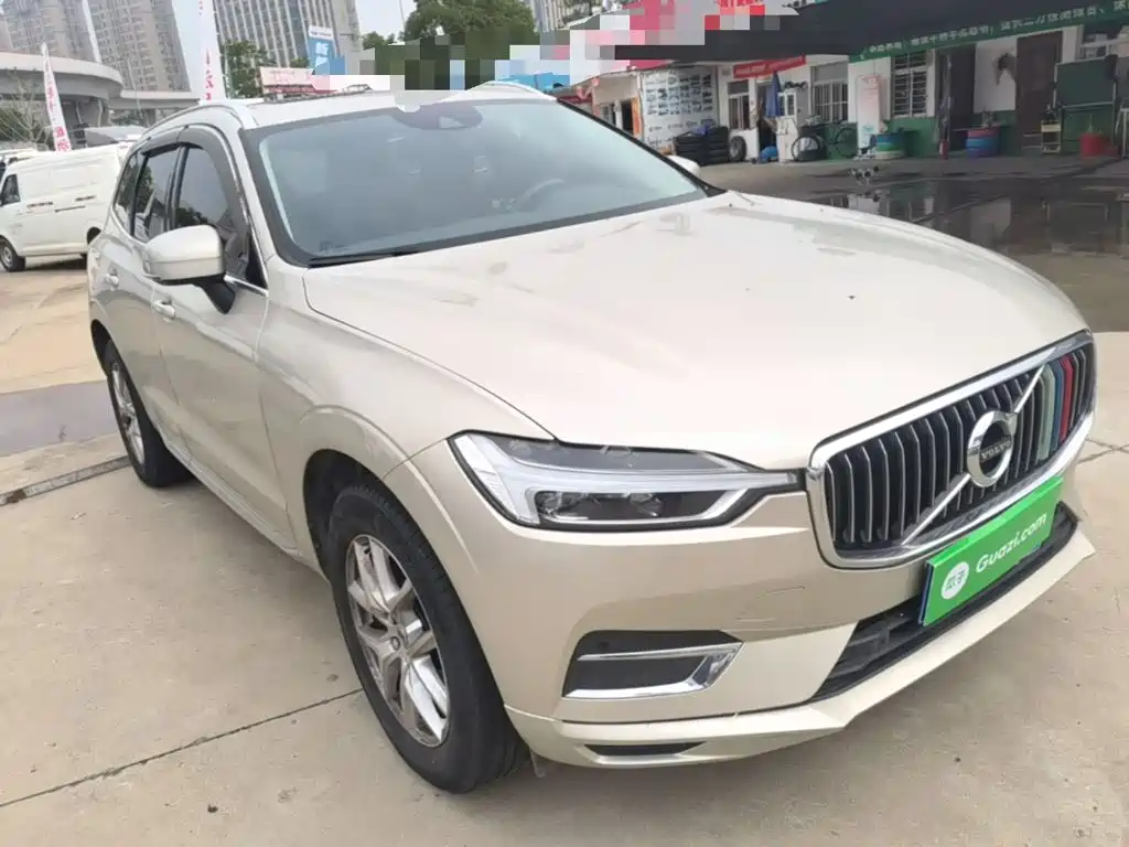 Фото 4 - Volvo XC60