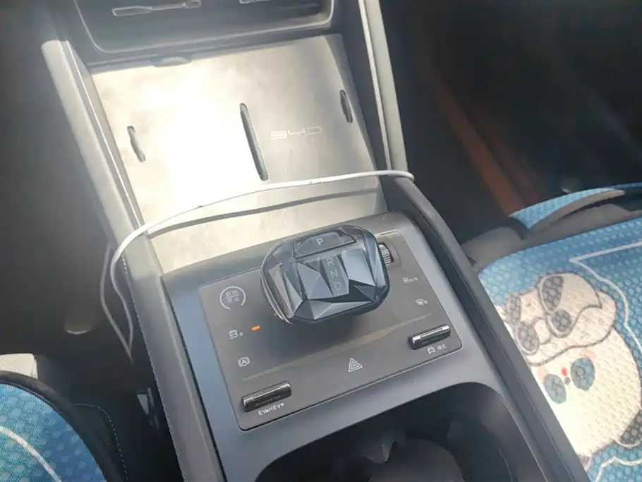 BYD Qin L 2024 DM-i 120KM Excellence Model фото 16
