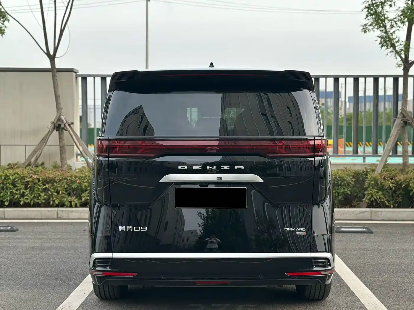Denza D9 2025 DM-i Smart Driving Edition 1020 AWD Flagship фото 18