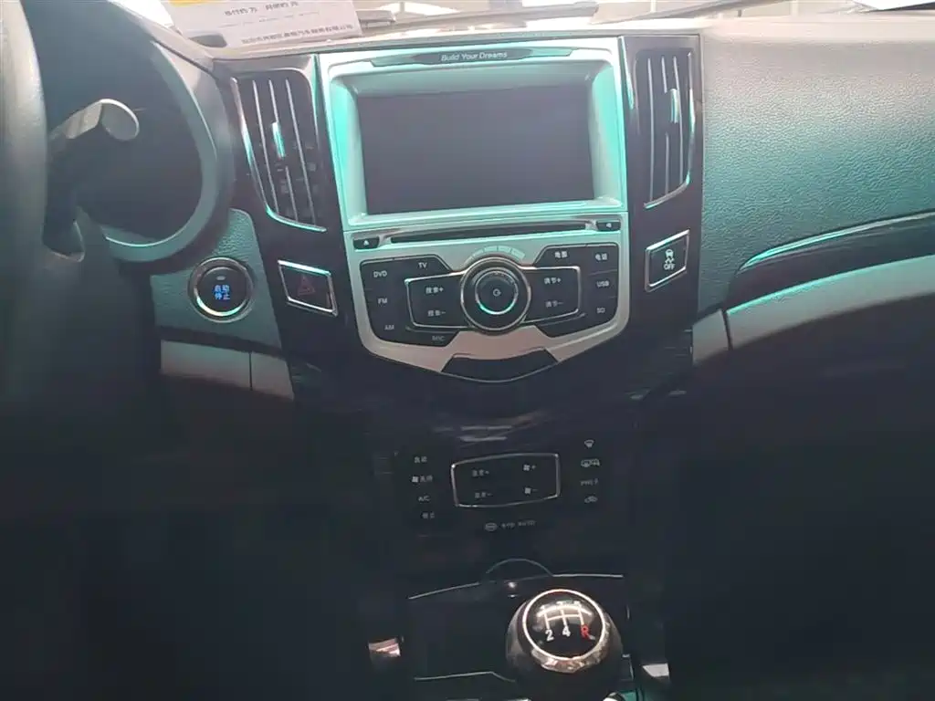 BYD Surui 2015 1.5L Manual Luxury фото 13