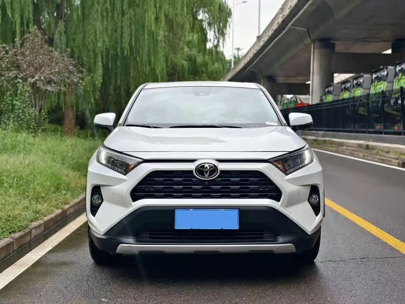 Toyota RAV4 Rongfang 2023 2.0L CVT FWD Style Plus Edition фото 2