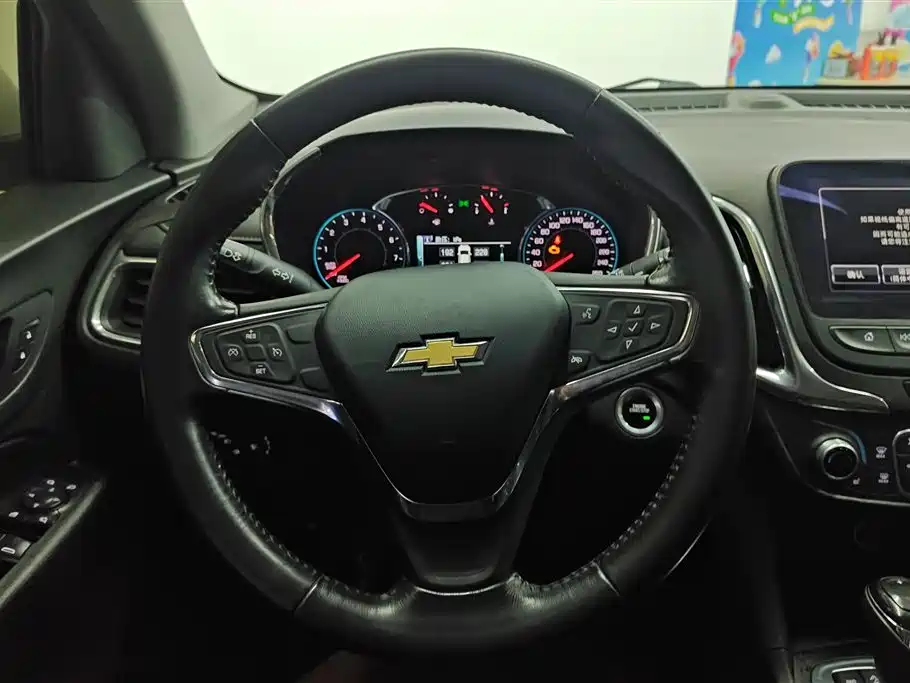 Chevrolet Equinox 2018 550T Automatic 4WD Pioneer Edition фото 15
