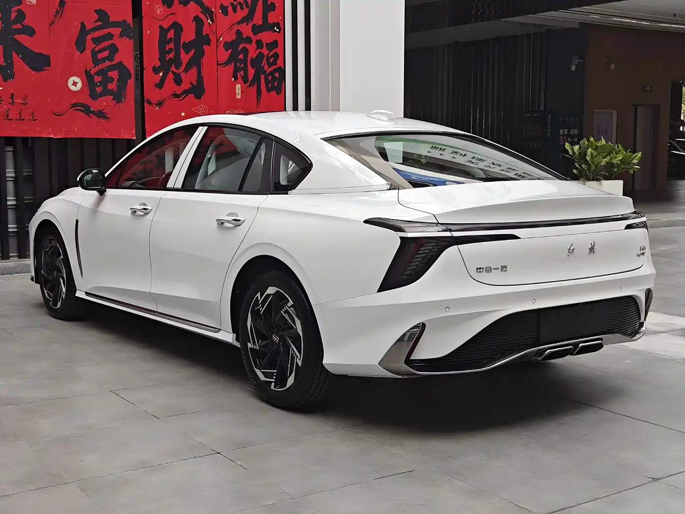 Hongqi H6 2023 2.0T Elegance Edition фото 10