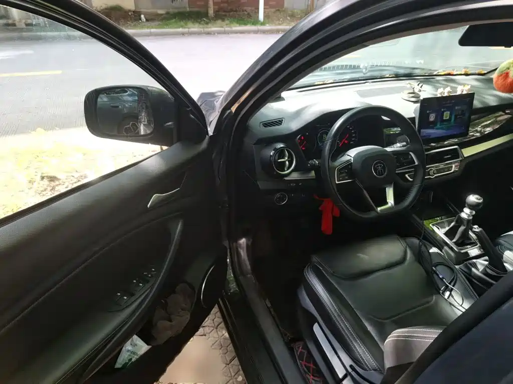BYD Song 2021 2021 Classic Edition 1.5T Manual Luxury
