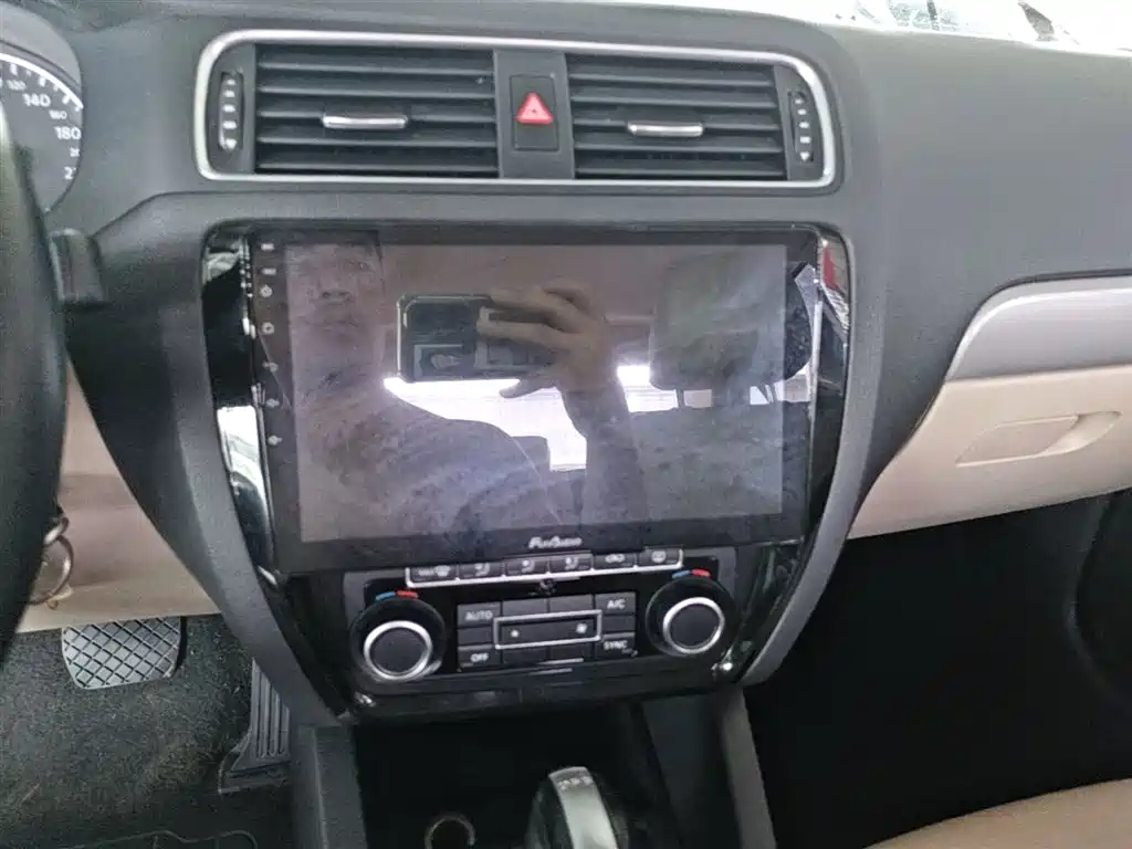 Volkswagen Sagitar 2014 1.4TSI Automatic Luxury фото 13