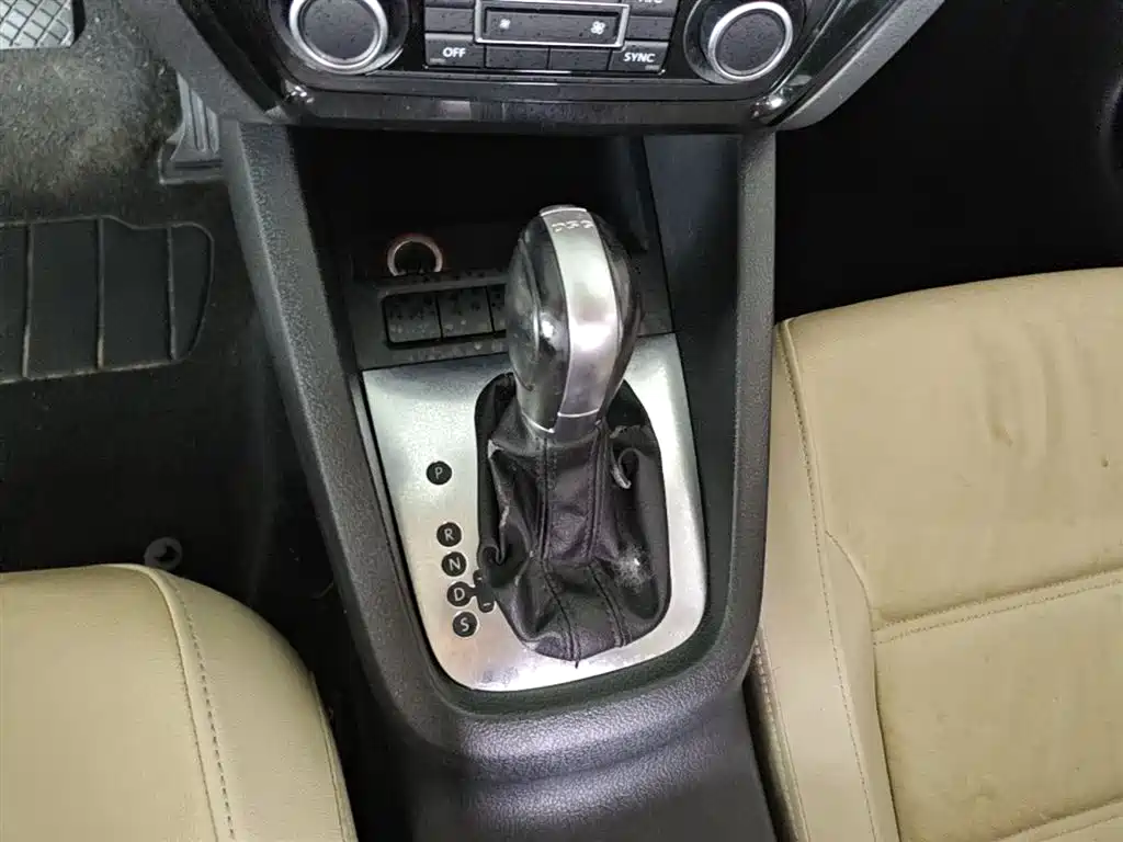 Volkswagen Sagitar 2014 1.4TSI Automatic Luxury фото 14