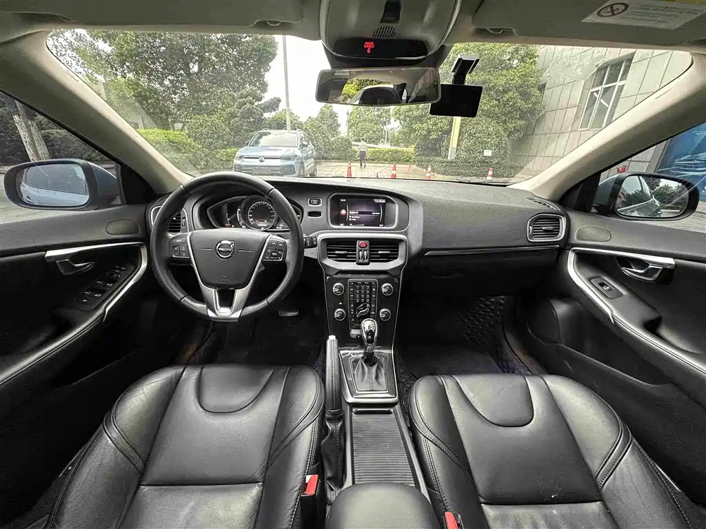 Volvo V40 2019 2018 T3 Inscription Edition