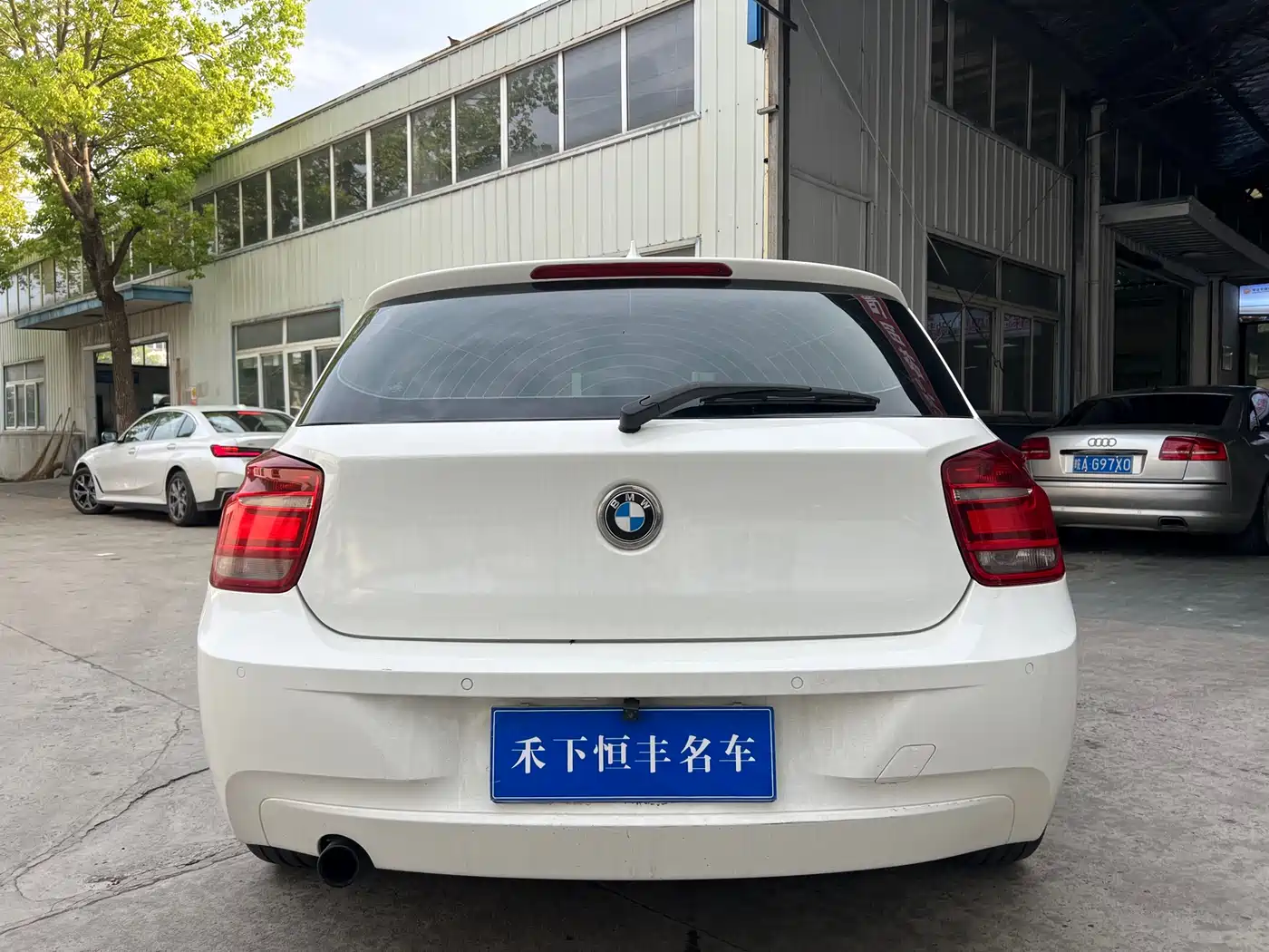 BMW 1 Series (Import) 2013 Facelift 116i Urban Model фото 6