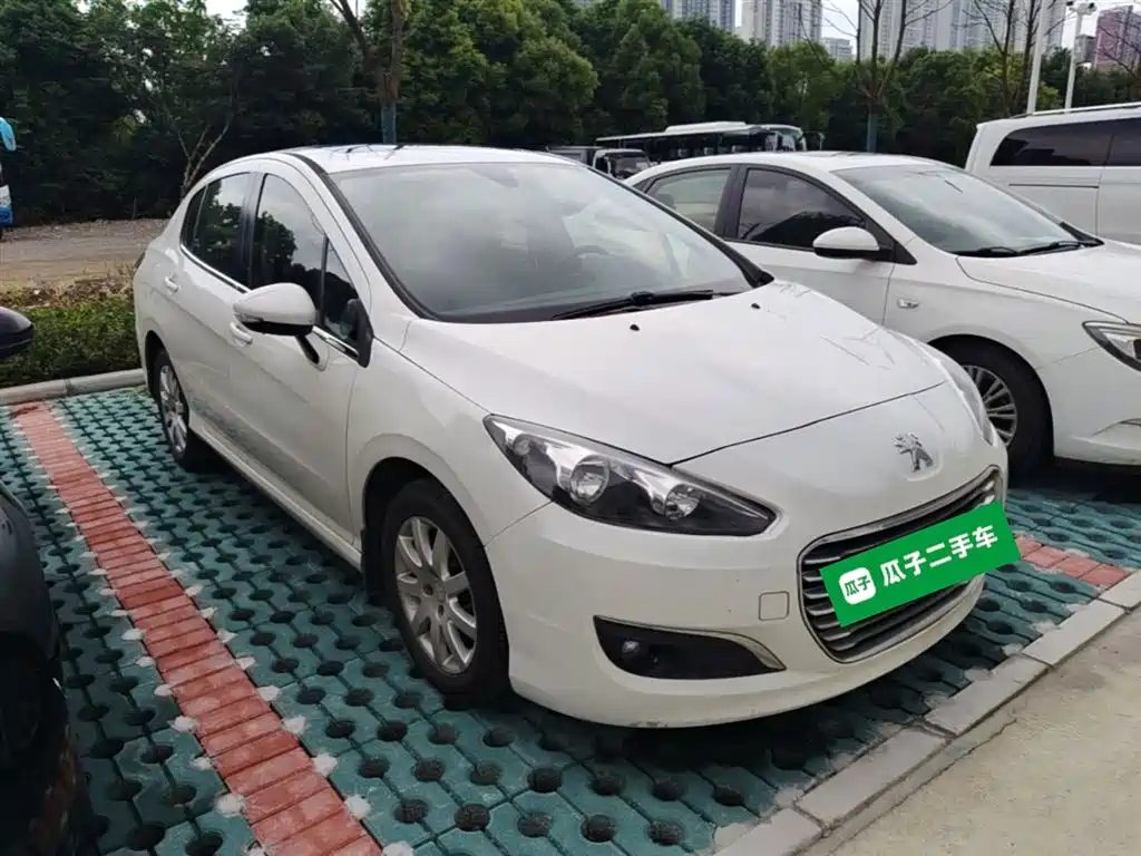 Peugeot 308 2014 Model Joy Edition Classic 1.6L Automatic Trend Style фото 4