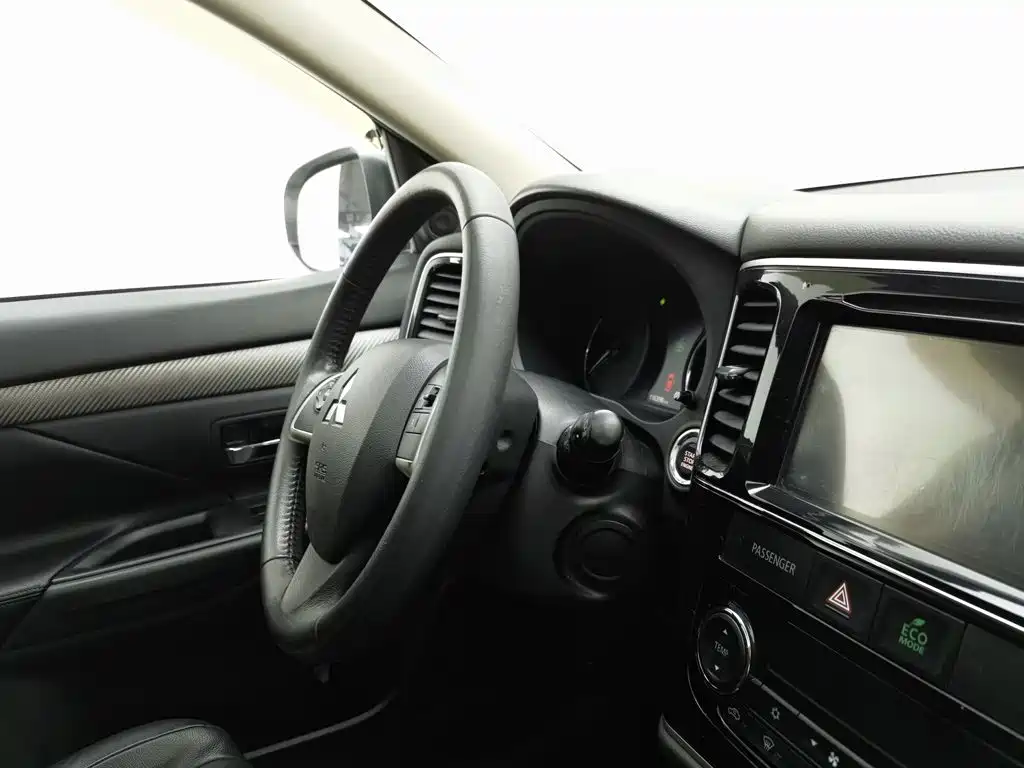 Mitsubishi Outlander (Import) 2015 2014 2.4L 4WD Luxury Value Edition 5-seater