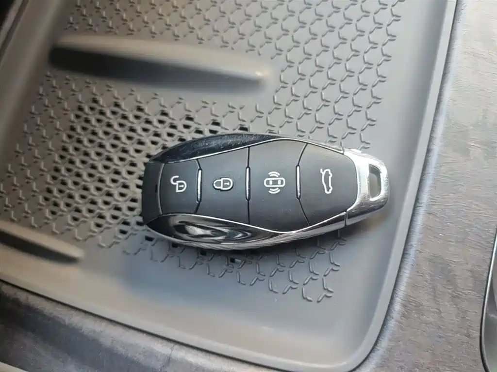 Hongqi Tian Gong 08 2025 680 AWD Smart Selection Edition фото 9