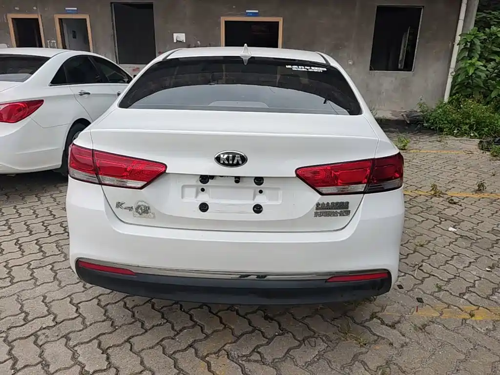 Фото 6 - Kia K4