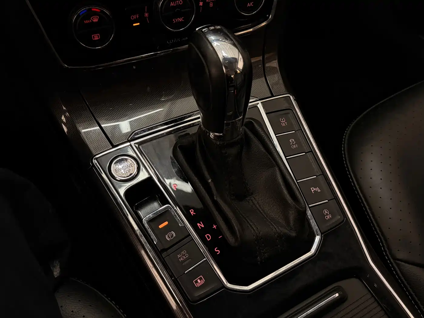 Volkswagen Passat 2016 330TSI DSG Executive Edition фото 12