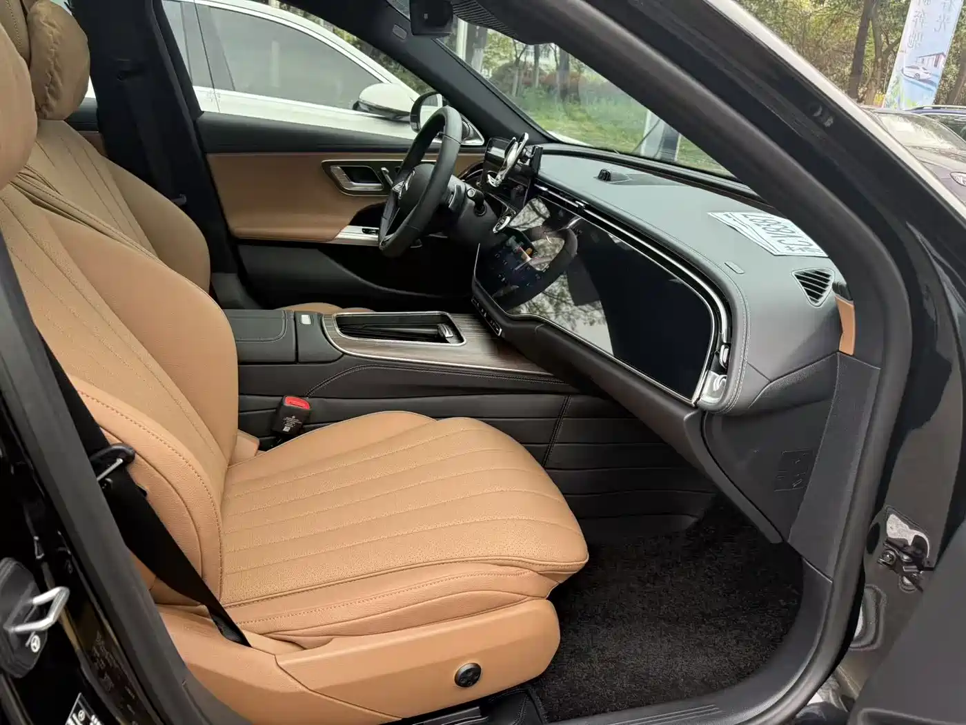 Mercedes-Benz E-Class 2025 E 300 L Luxury фото 8