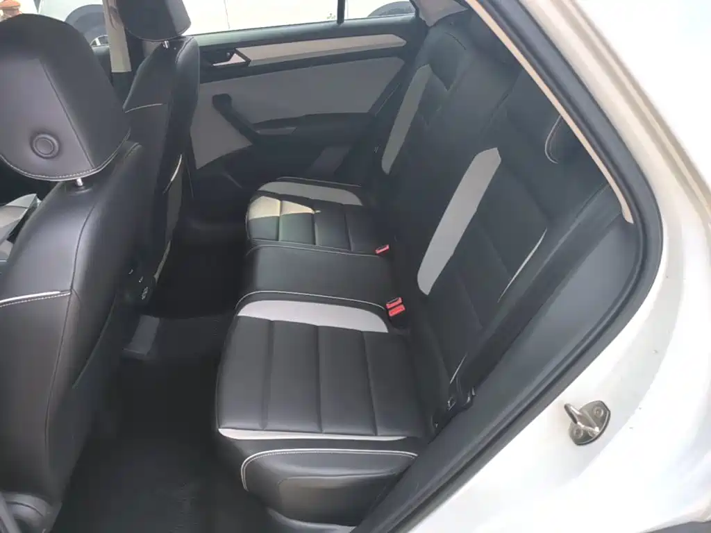 Volkswagen T-Roc, миниатюра 17