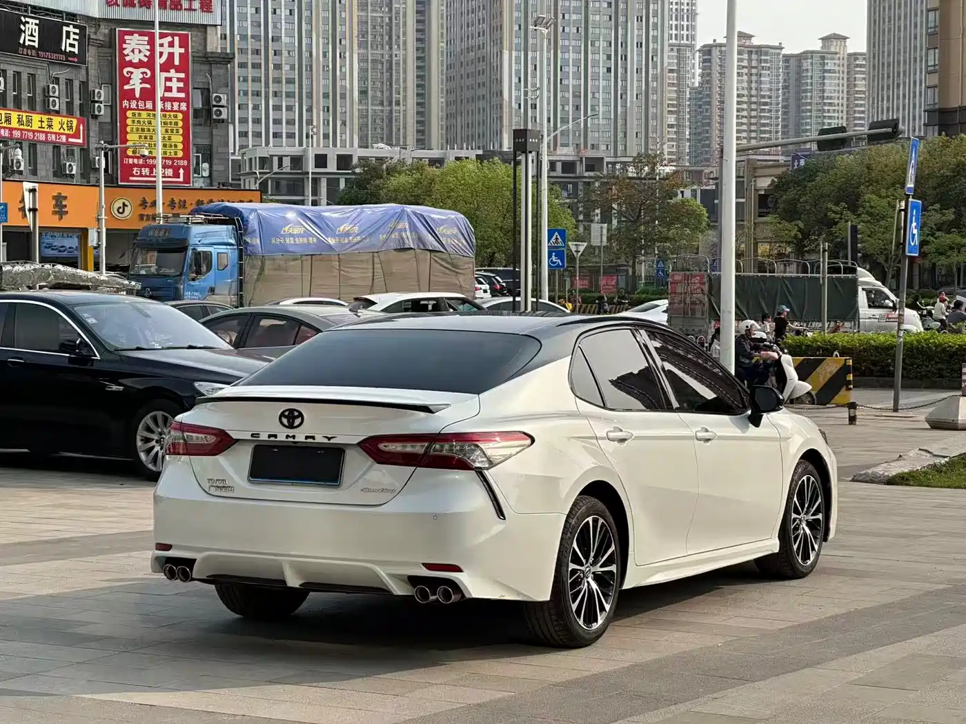 Toyota Camry 2018 2.5S Trend Edition фото 4