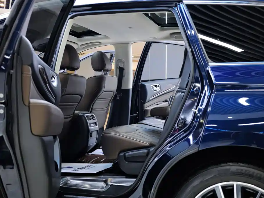 Photo 30 - Infiniti QX60 (Import)