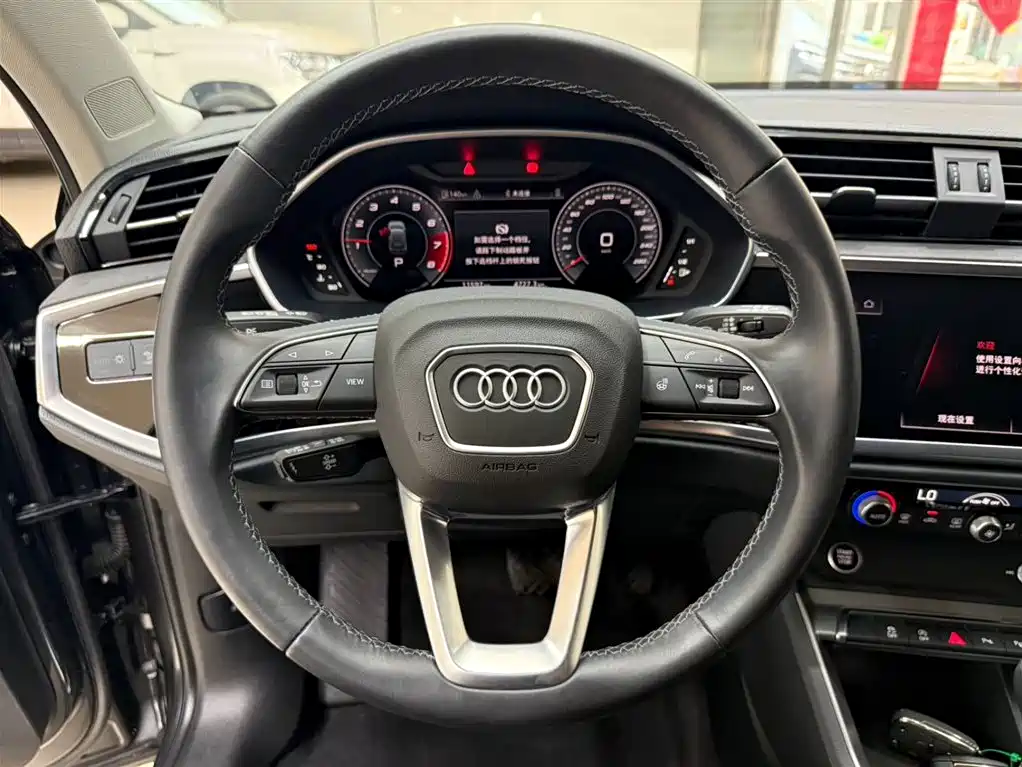 Audi Q3 2023 35 TFSI Fashion Dynamic (1.4T) фото 11