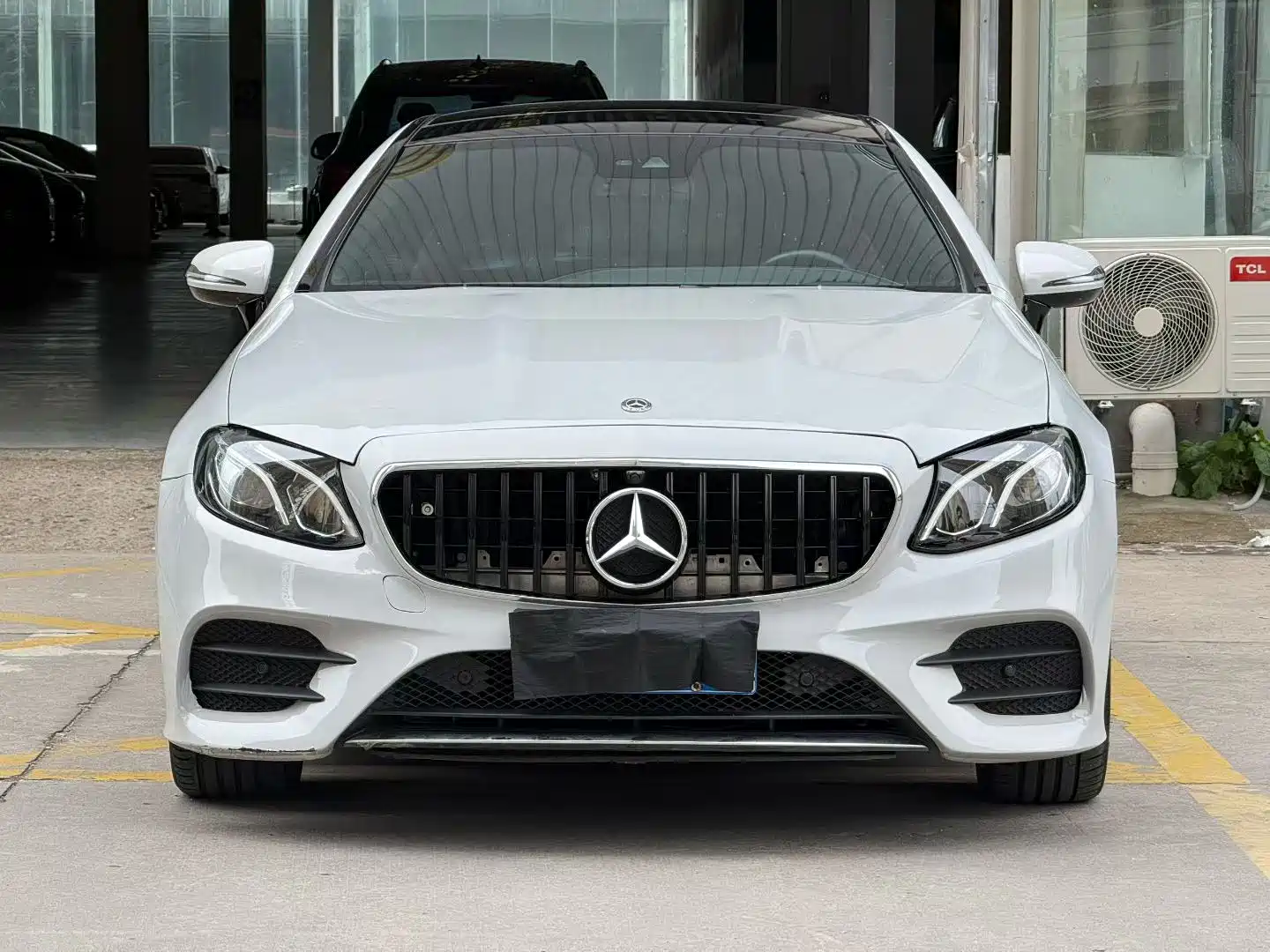 Фото 2 - Mercedes-Benz E-Class (Import)