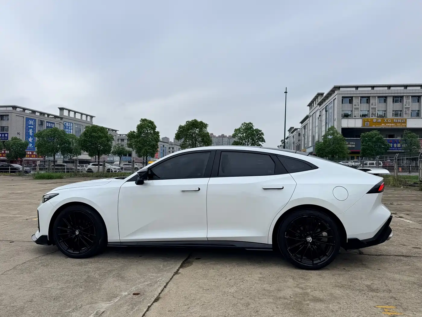 CHANGAN UNI-V