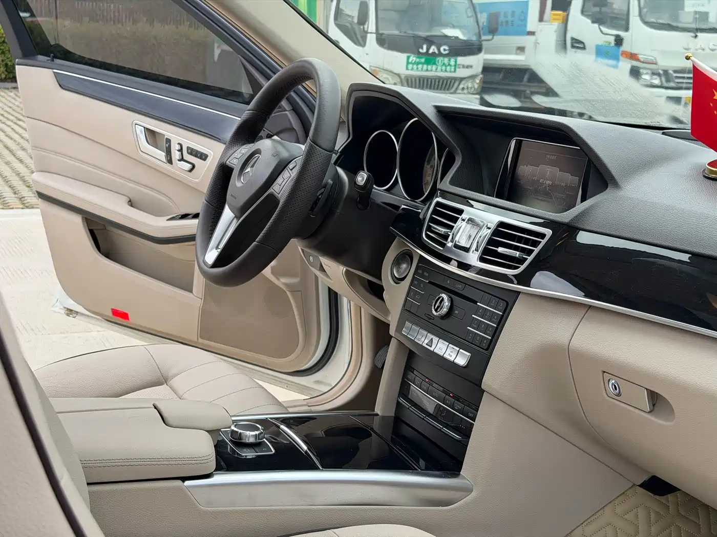 Mercedes-Benz E-Class 2015 Facelift E 260 L Sport фото 12