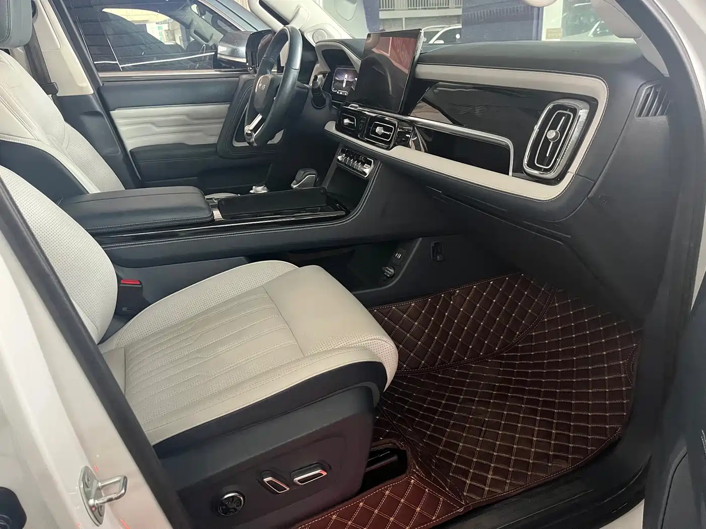 BAIC ORV Beijing Off-Road BJ60 2022 2022 2.0T May Day Edition 7-Seater
