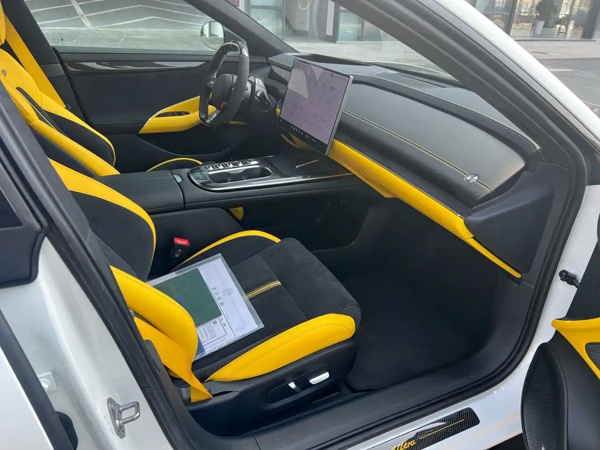 XIAOMI CAR XIAOMI SU7 ULTRA