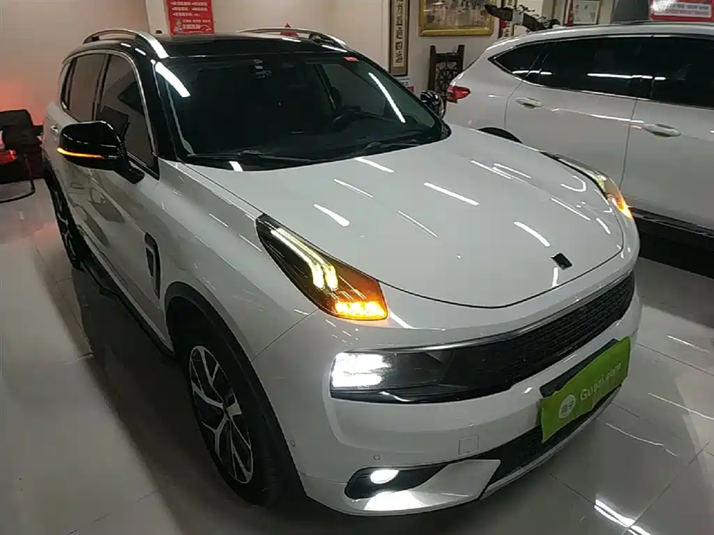 Lynk & Co 01 2017 2.0T AWD Pro фото 4
